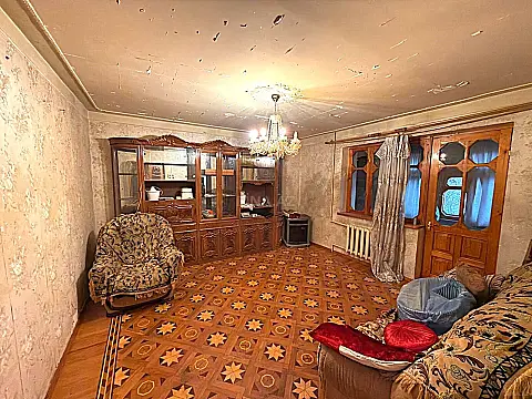 Satılır 4 otaqlı mənzil 100 m²