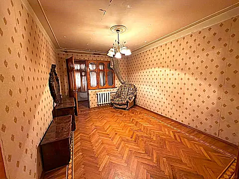 Satılır 4 otaqlı mənzil 100 m²