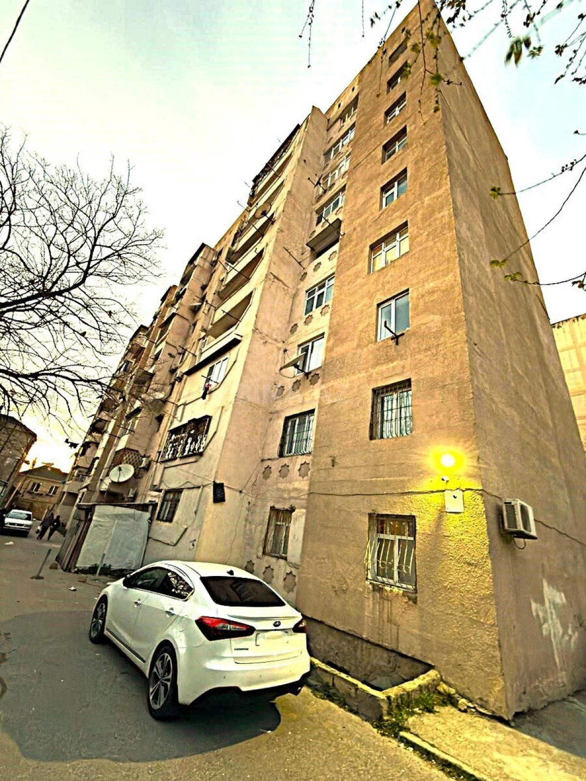 Satılır 4 otaqlı mənzil 100 m²