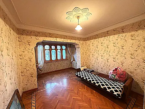 Satılır 4 otaqlı mənzil 100 m²