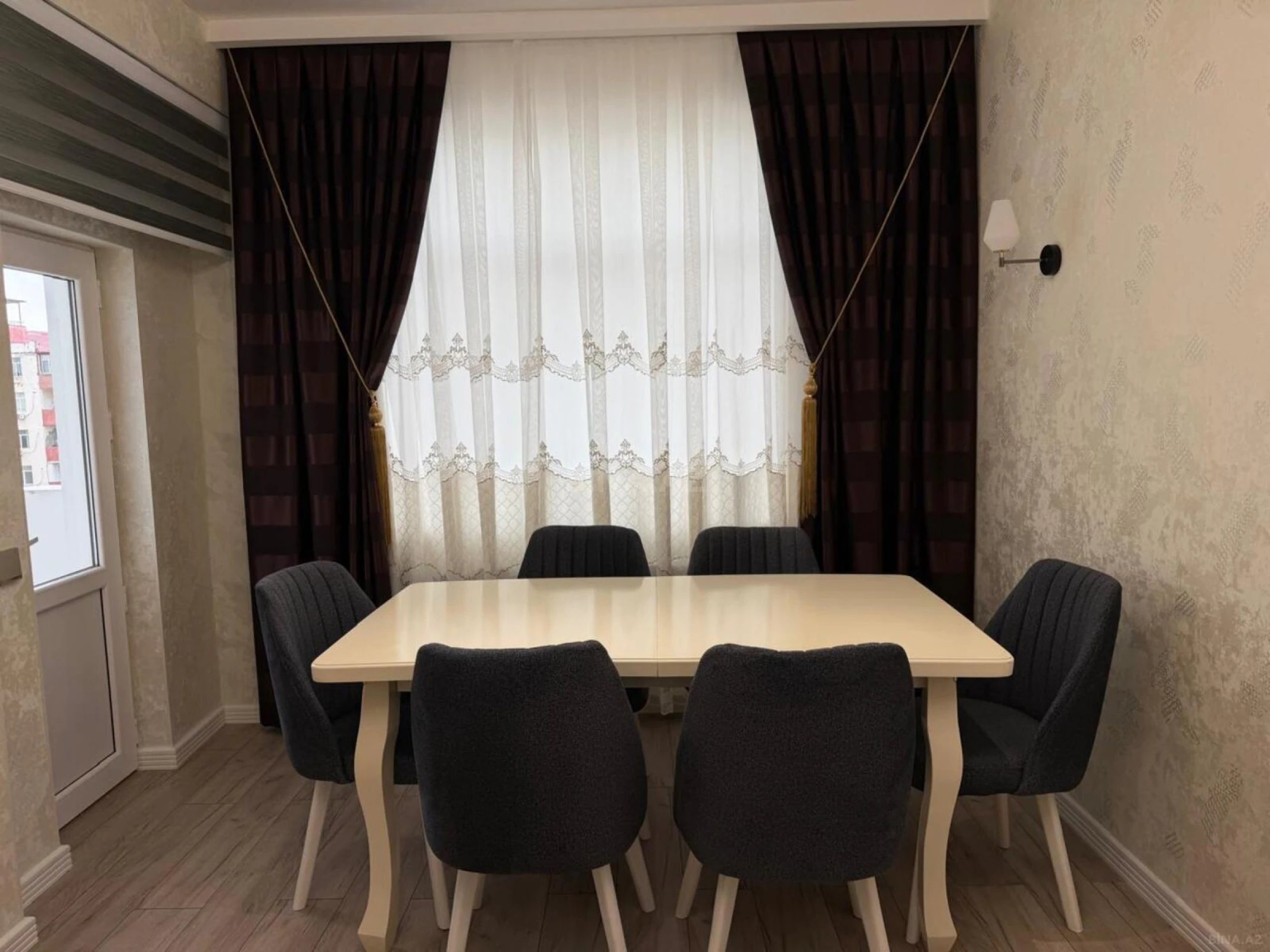 Satılır 2 otaqlı mənzil 85 m²