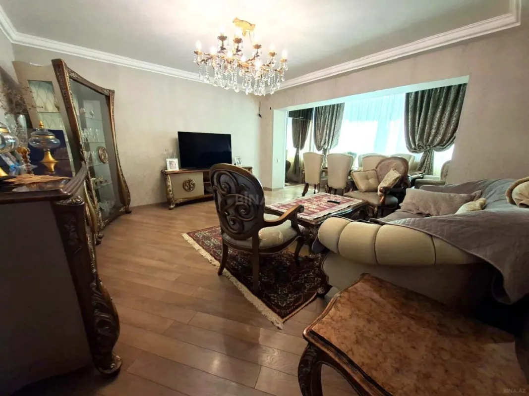 Satılır 4 otaqlı mənzil 110 m²