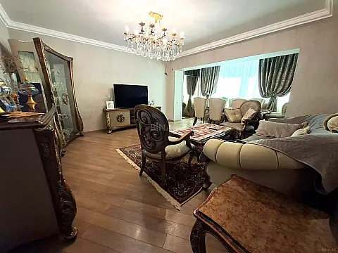 Satılır 4 otaqlı mənzil 110 m²