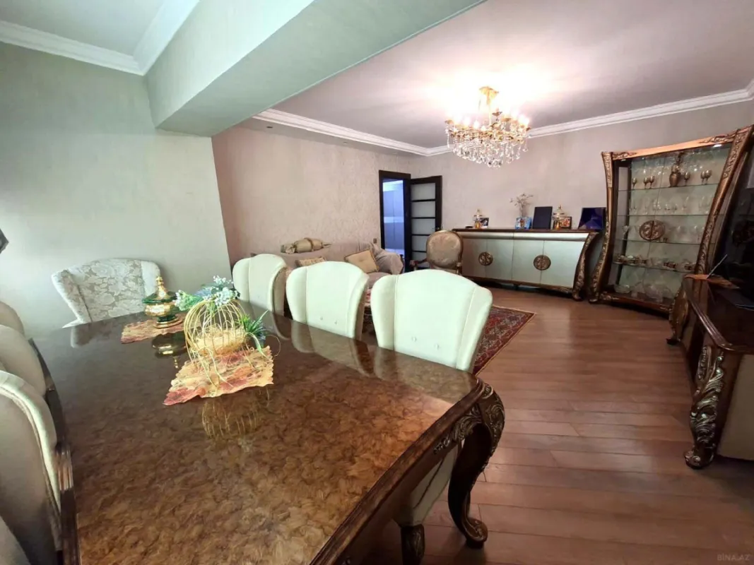 Satılır 4 otaqlı mənzil 110 m²