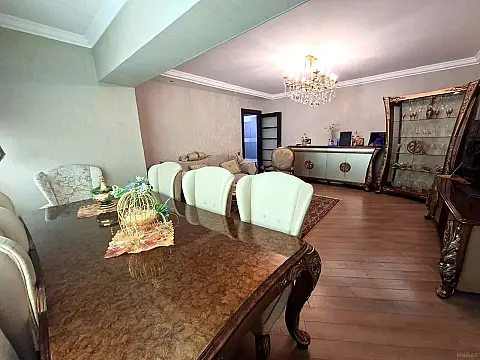 Satılır 4 otaqlı mənzil 110 m²