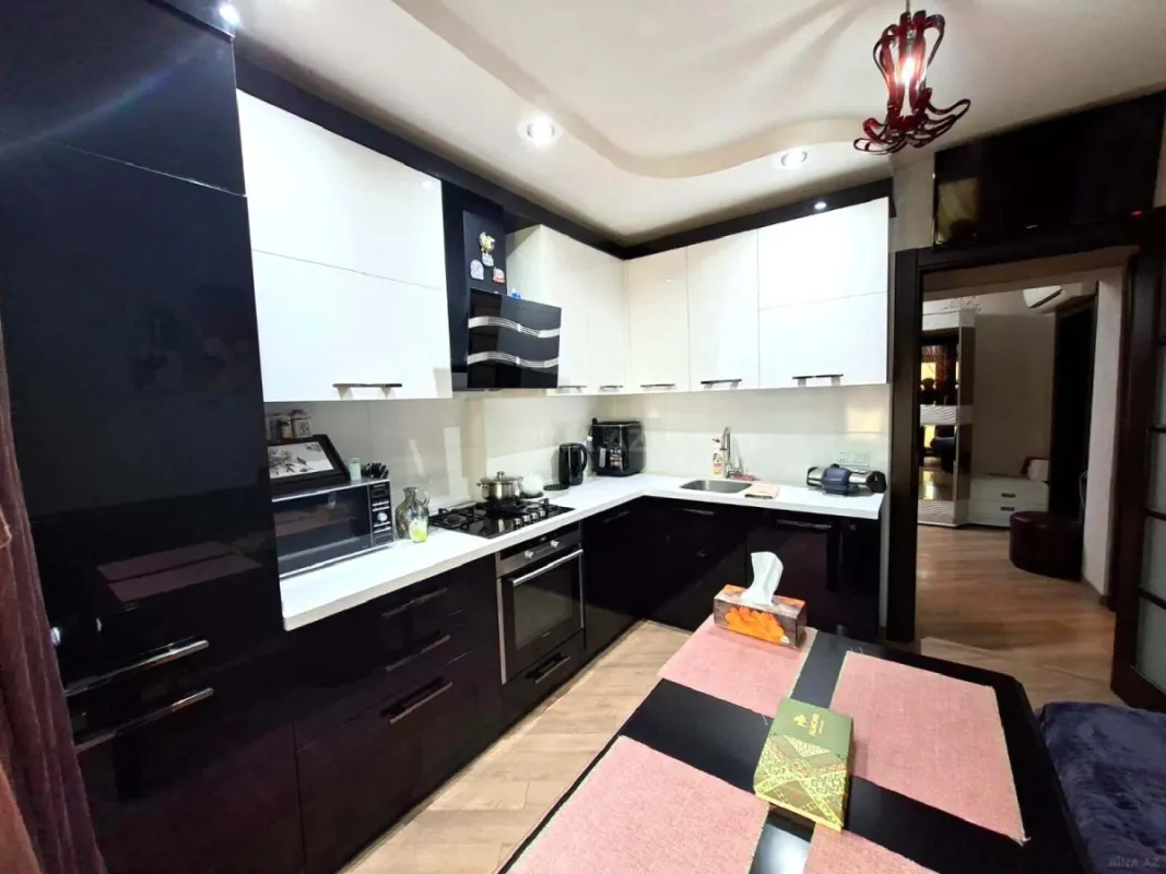 Satılır 4 otaqlı mənzil 110 m²