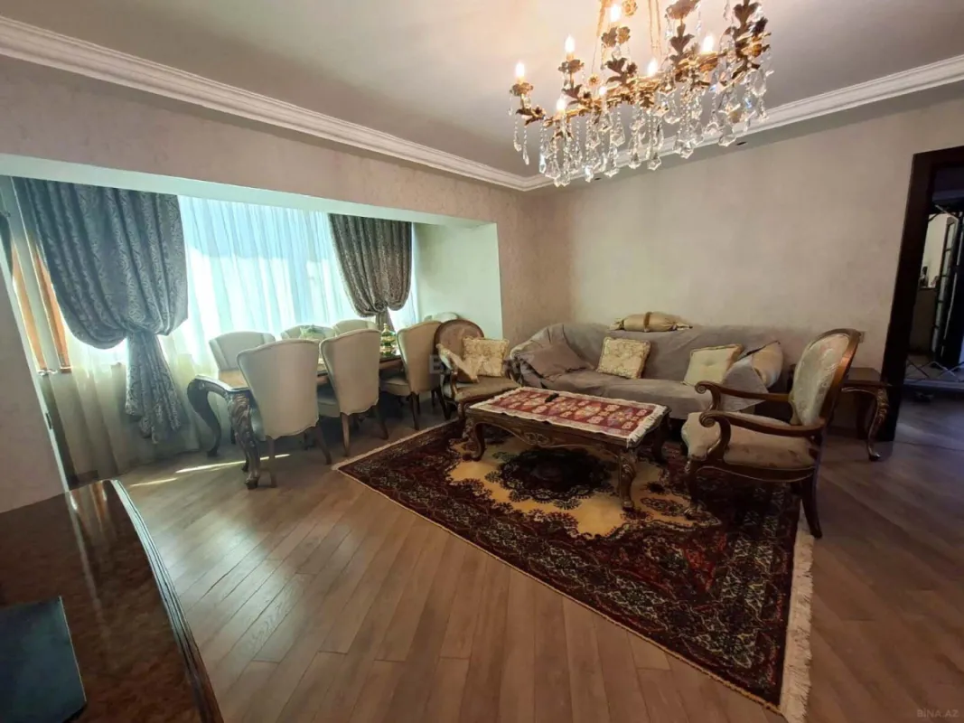 Satılır 4 otaqlı mənzil 110 m²