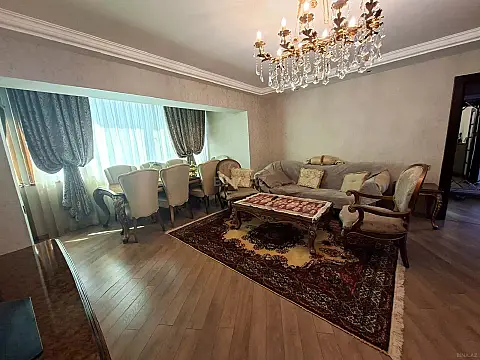 Satılır 4 otaqlı mənzil 110 m²