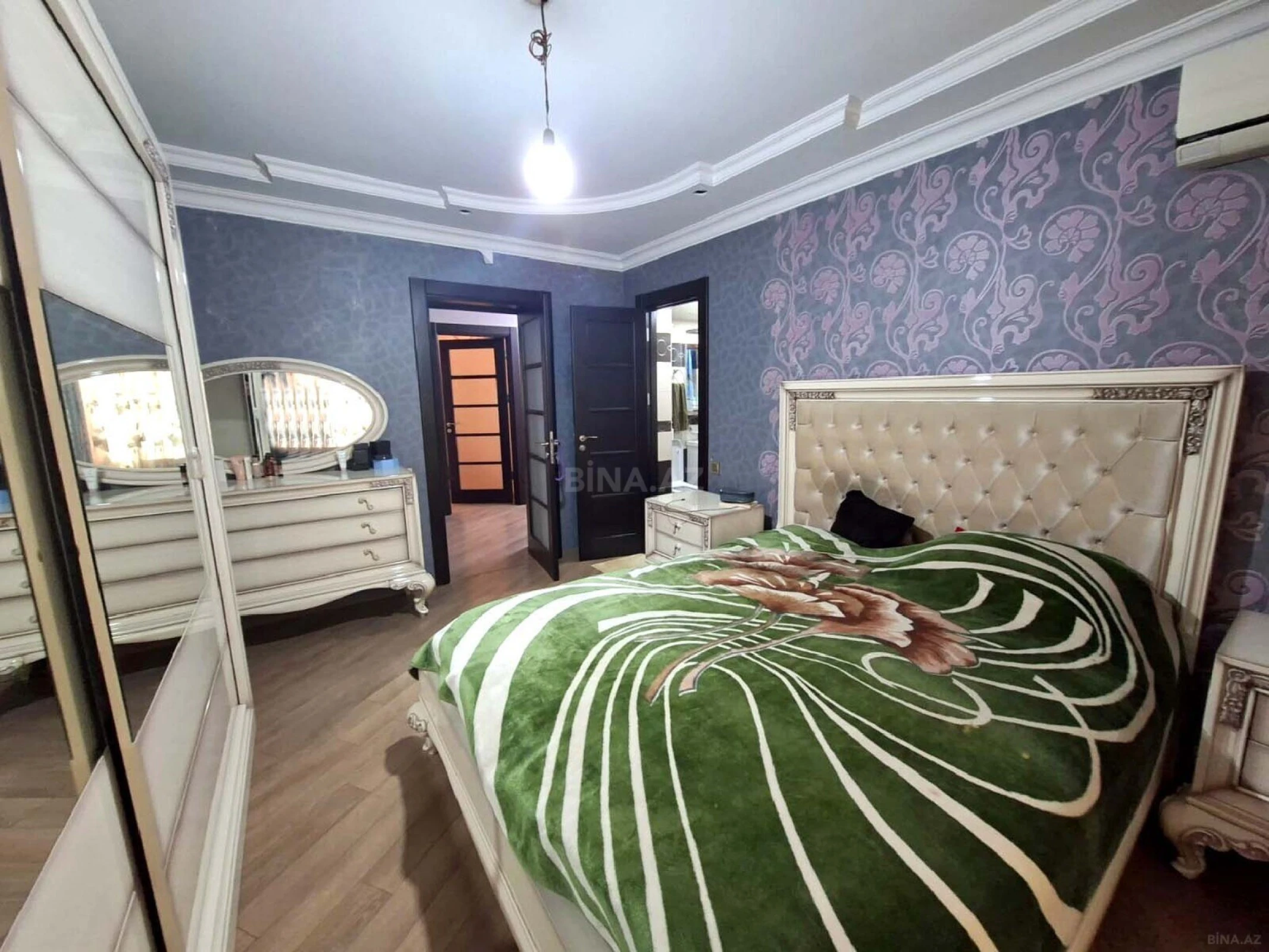 Satılır 4 otaqlı mənzil 110 m²