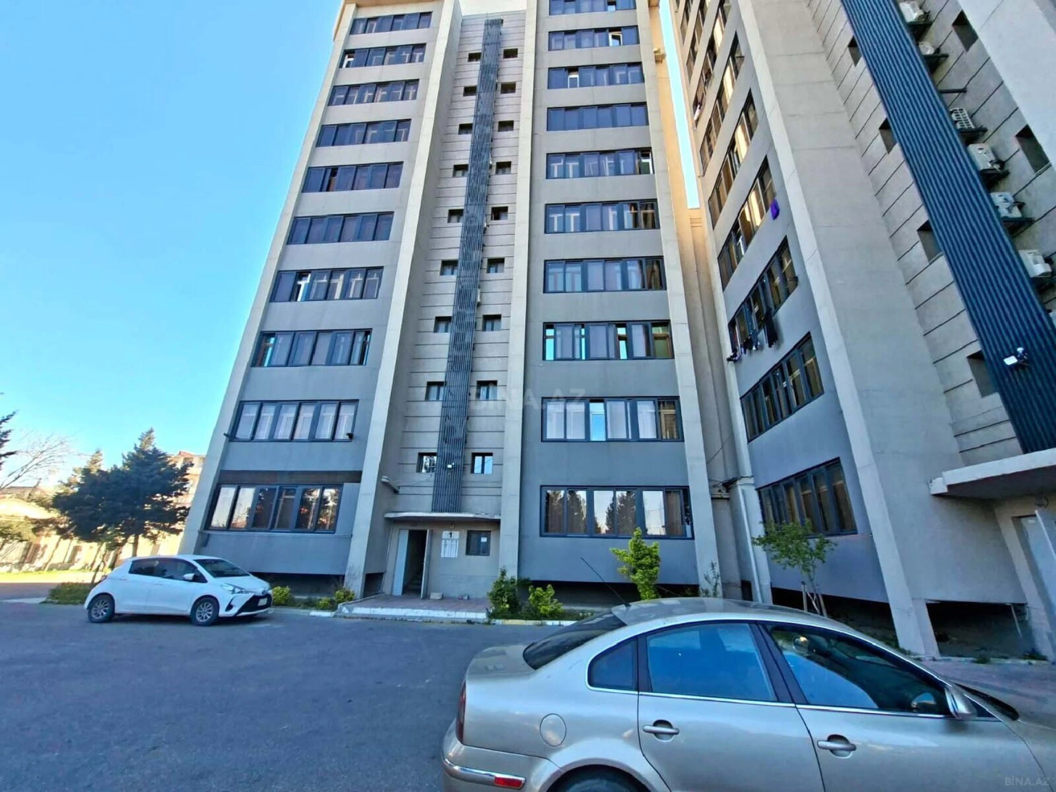Satılır 4 otaqlı mənzil 110 m²