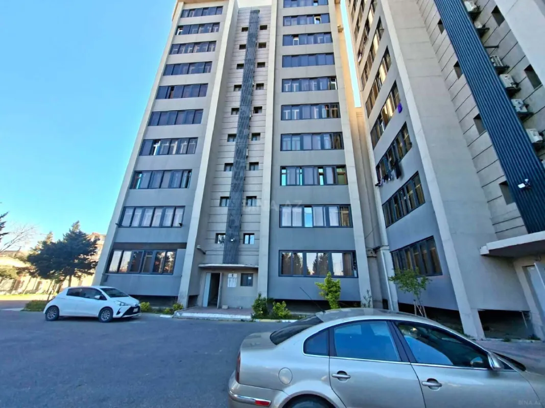 Satılır 4 otaqlı mənzil 110 m²