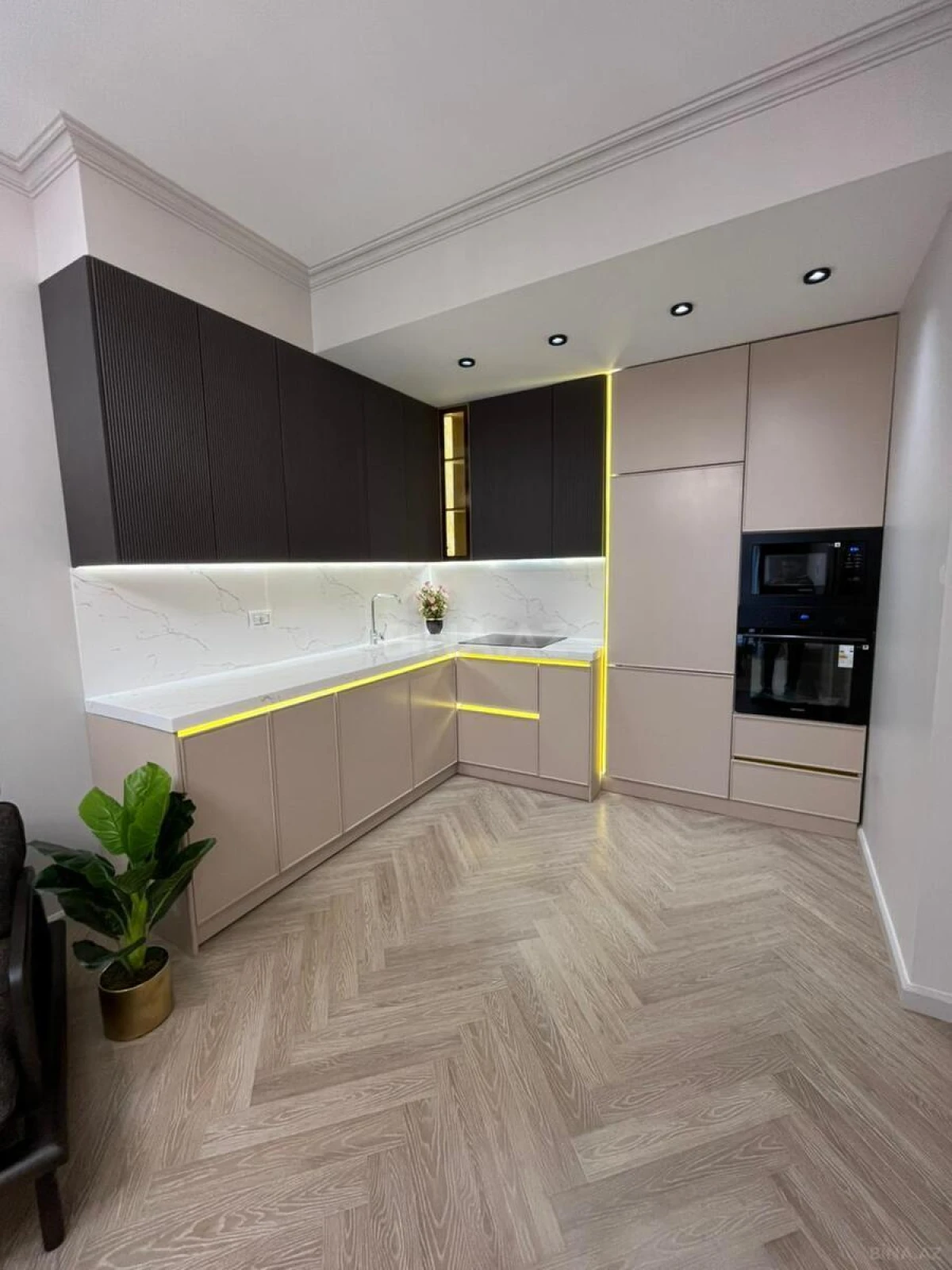 Satılır 3 otaqlı mənzil 96 m²