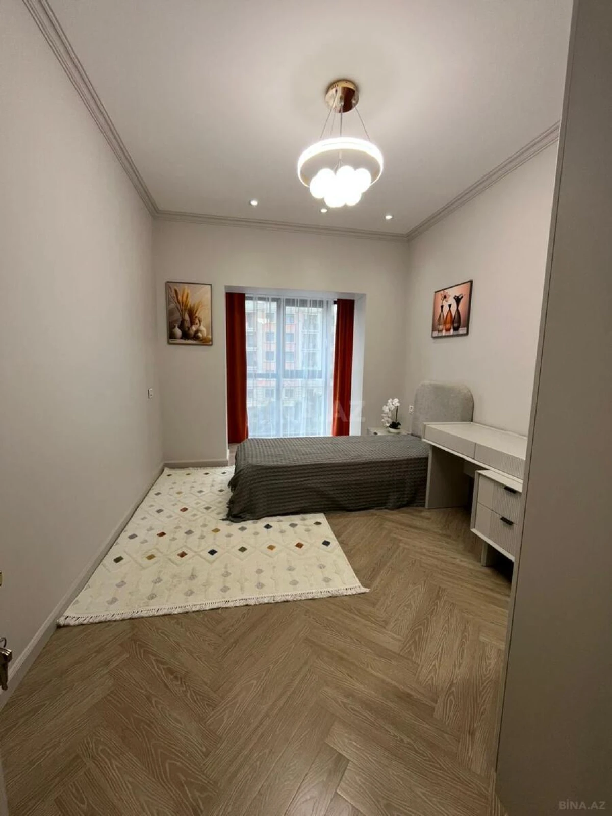 Satılır 3 otaqlı mənzil 96 m²