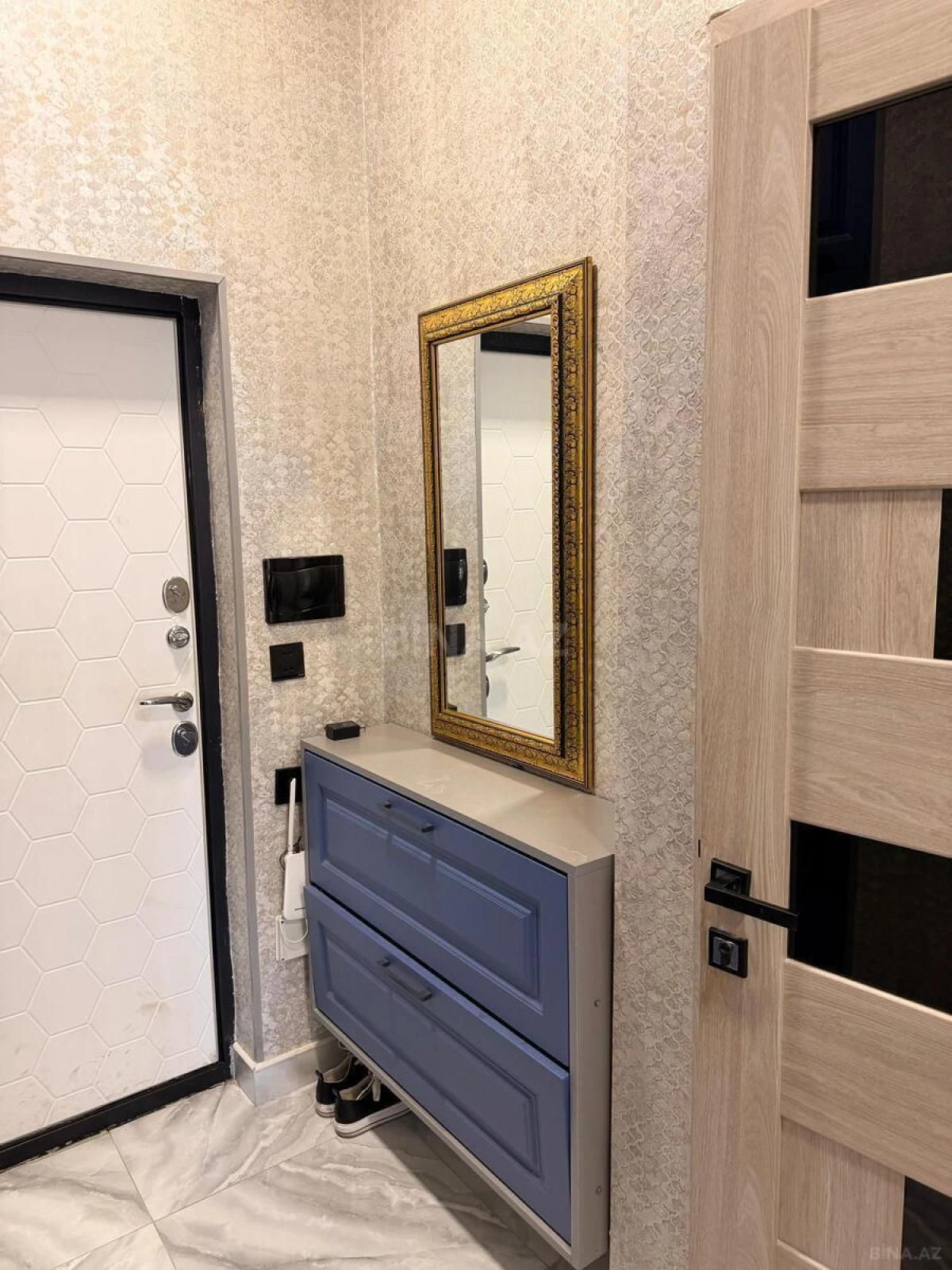 Kirayə verilir 2 otaqlı mənzil 68 m²