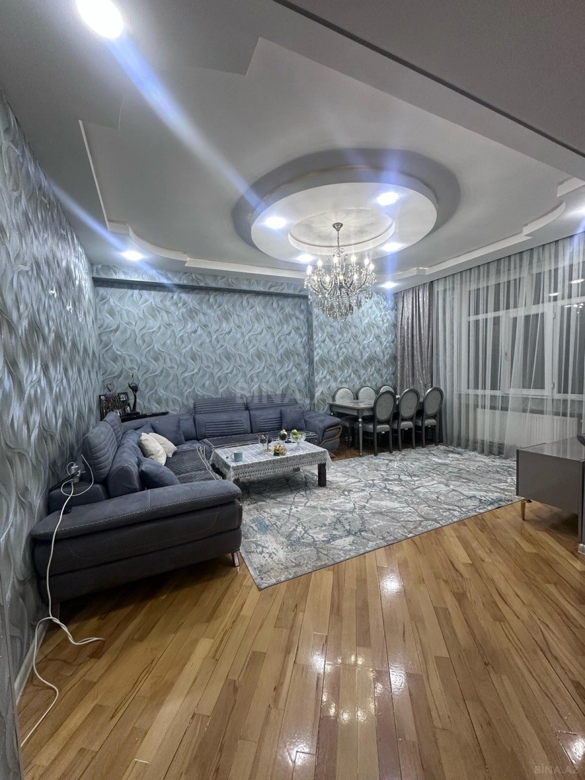 Satılır 3 otaqlı mənzil 107 m²