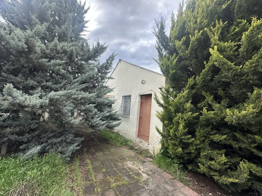 Satılır 8 otaqlı həyət evi 228 m²