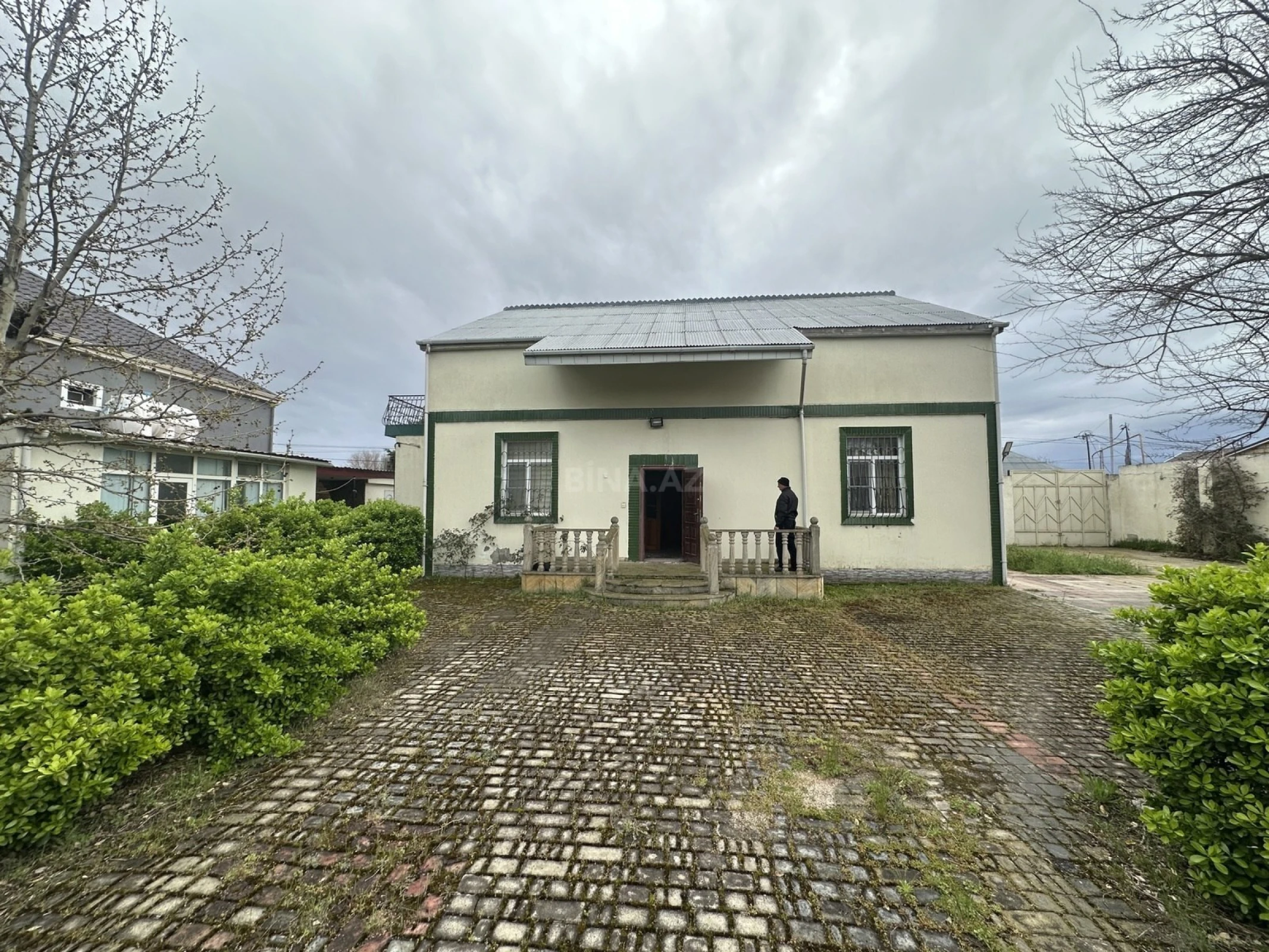 Satılır 8 otaqlı həyət evi 228 m²