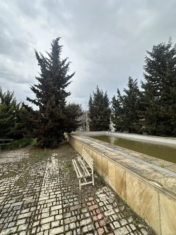 Satılır 8 otaqlı həyət evi 228 m²