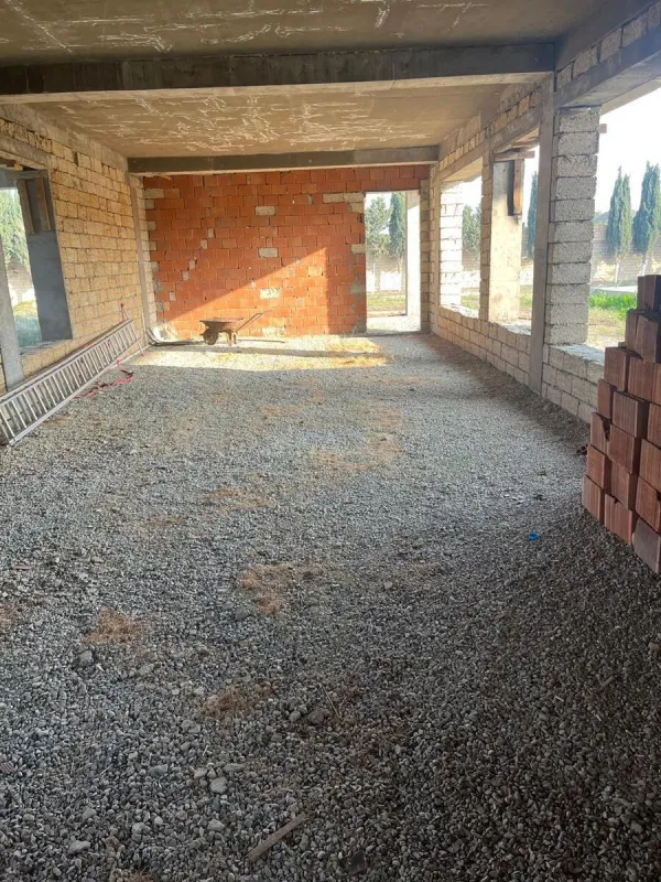 Satılır obyekt 1250 m²