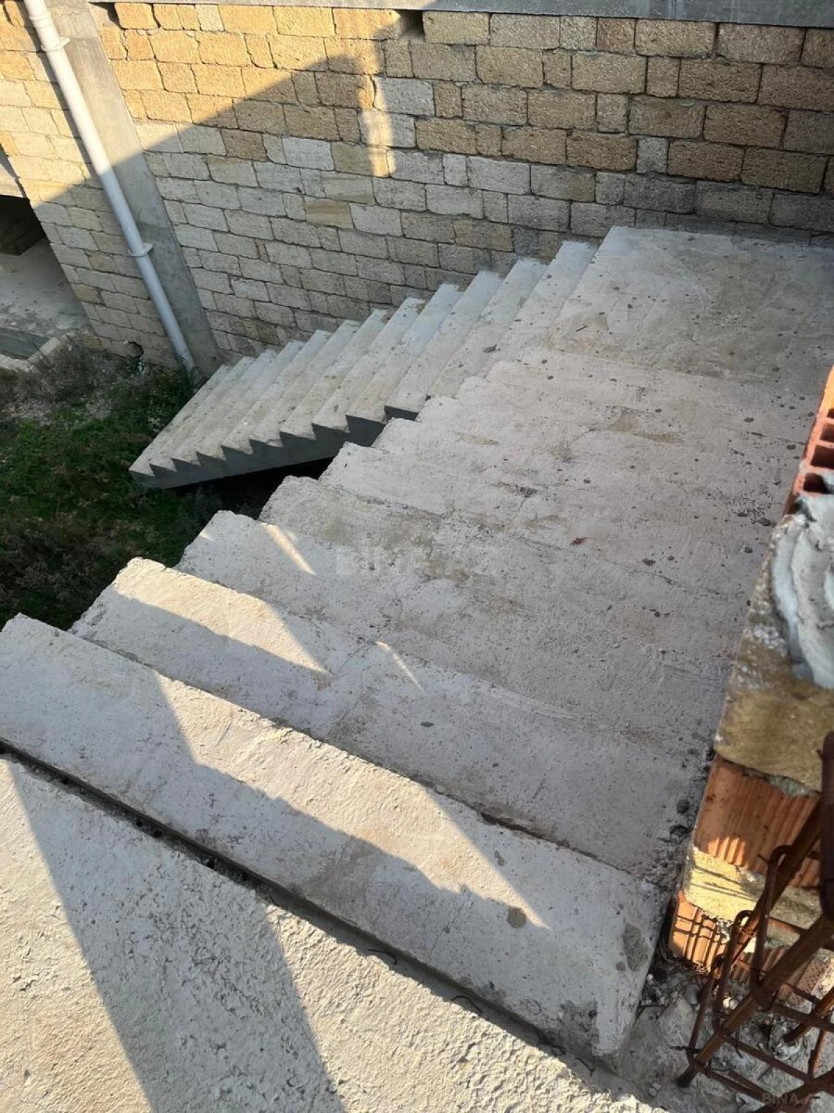 Satılır obyekt 1250 m²