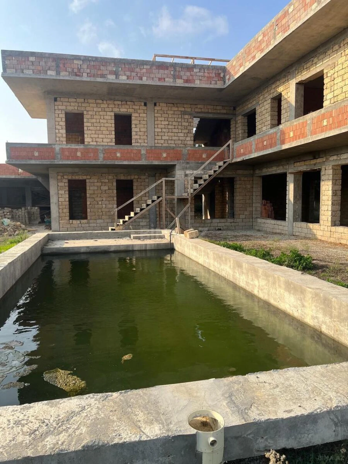 Satılır obyekt 1250 m²