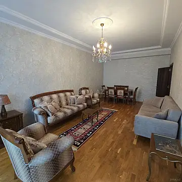 Kirayə verilir 2 otaqlı mənzil 70 m²