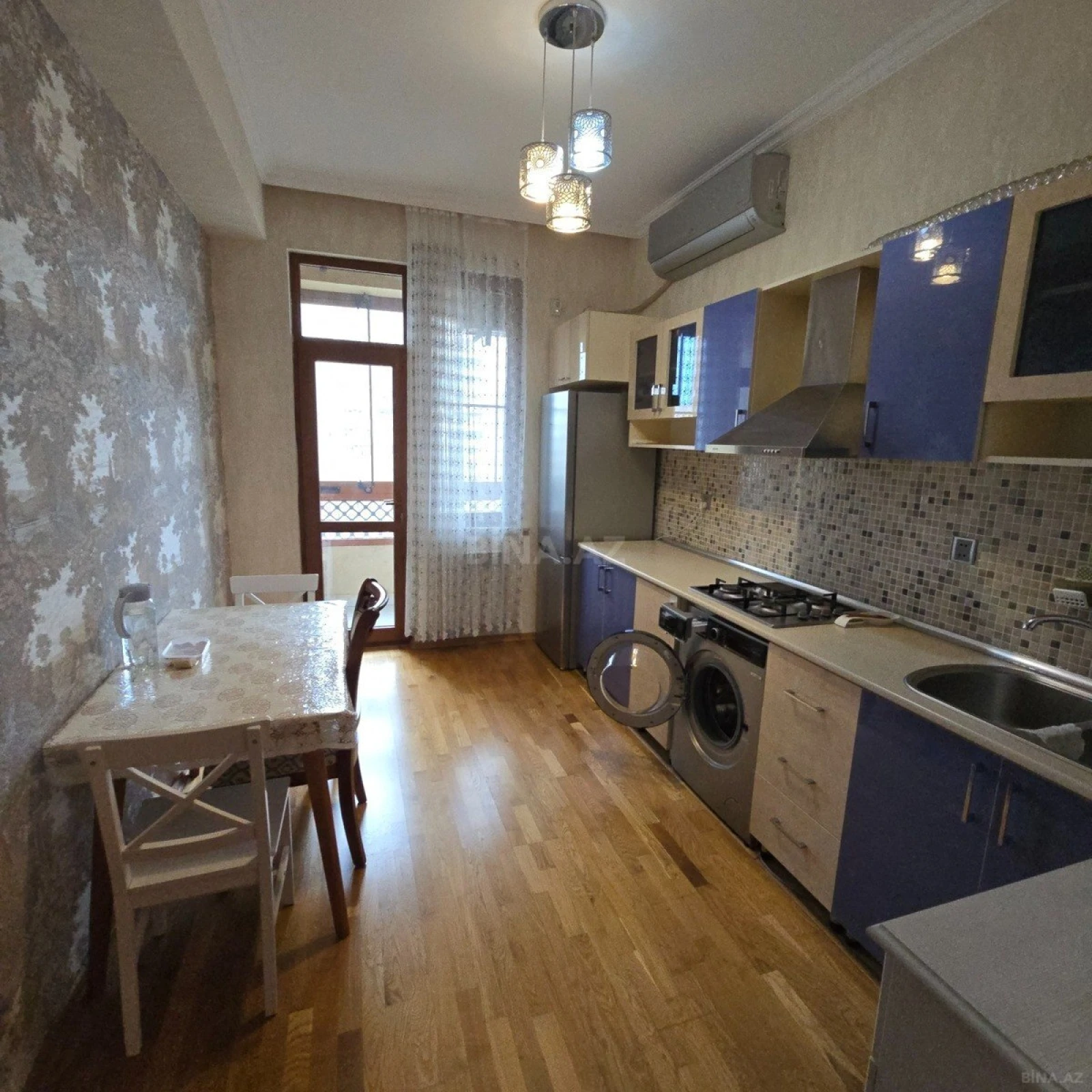 Kirayə verilir 2 otaqlı mənzil 70 m²