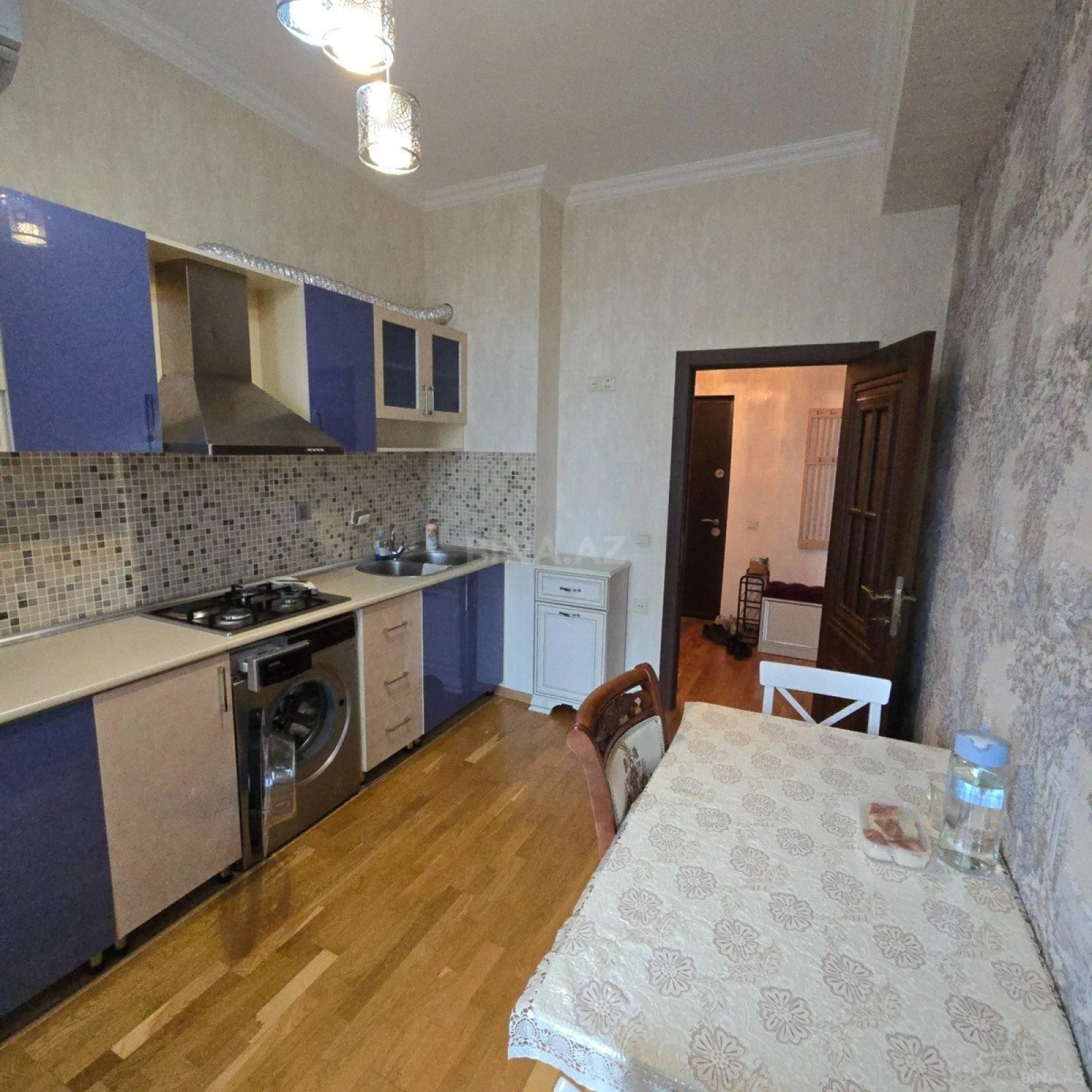 Kirayə verilir 2 otaqlı mənzil 70 m²
