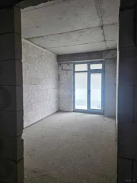 Satılır 4 otaqlı mənzil 180 m²