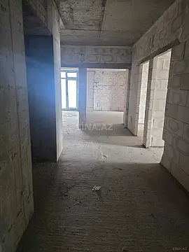 Satılır 4 otaqlı mənzil 180 m²