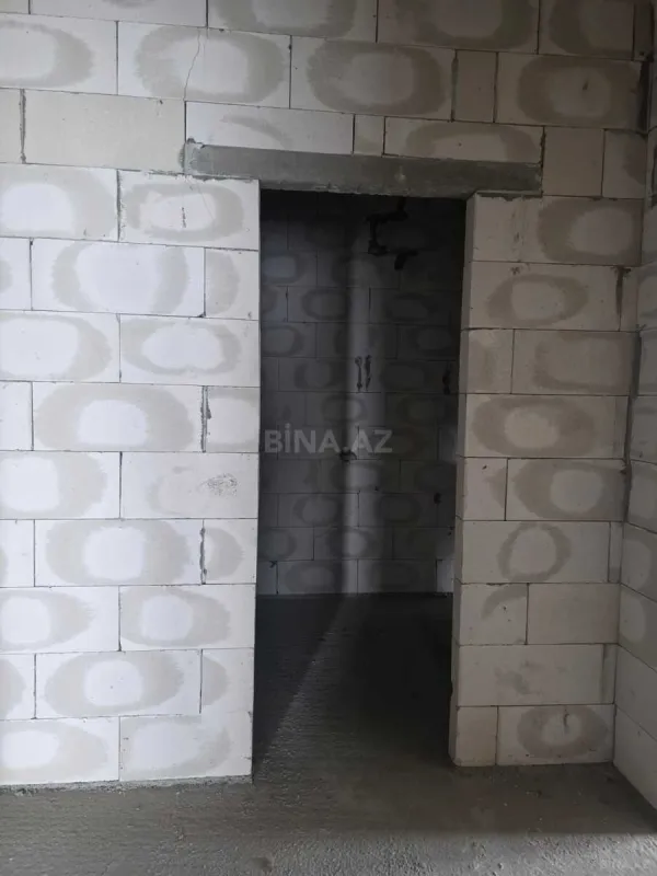 Satılır 4 otaqlı mənzil 180 m²
