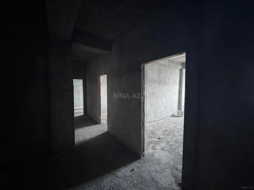 Satılır 4 otaqlı mənzil 166 m²