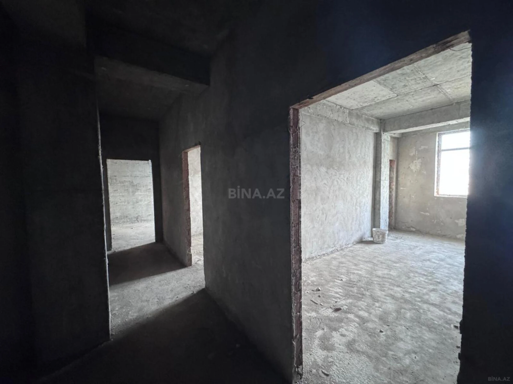 Satılır 4 otaqlı mənzil 166 m²