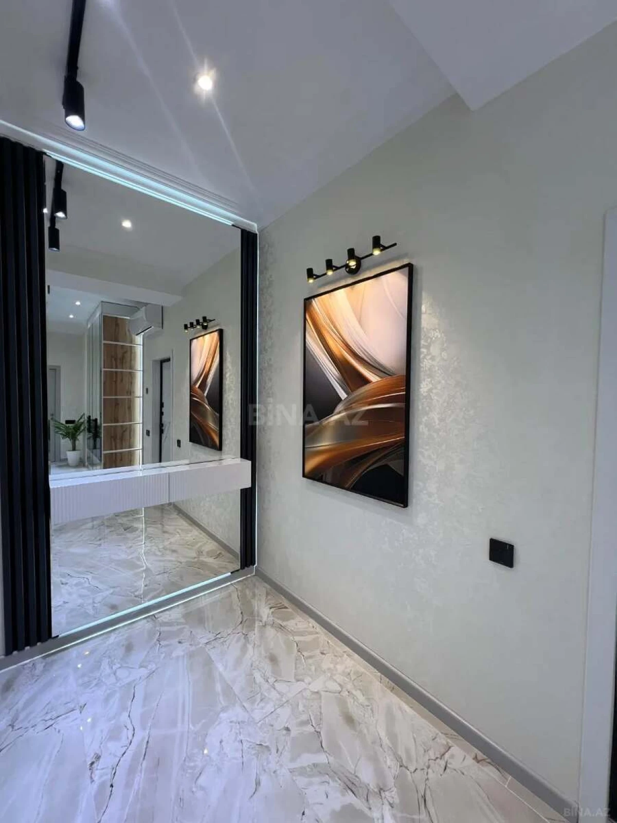 Satılır 2 otaqlı mənzil 85 m²