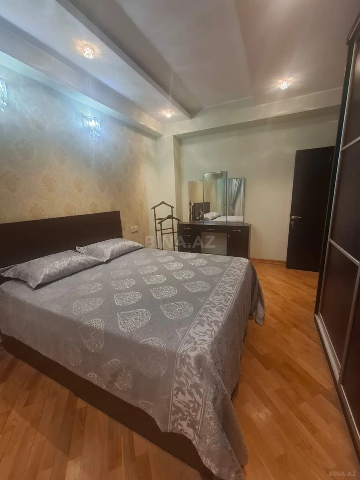 Kirayə verilir 3 otaqlı mənzil 90 m²