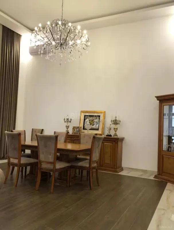 Kirayə verilir 7 otaqlı həyət evi 600 m²