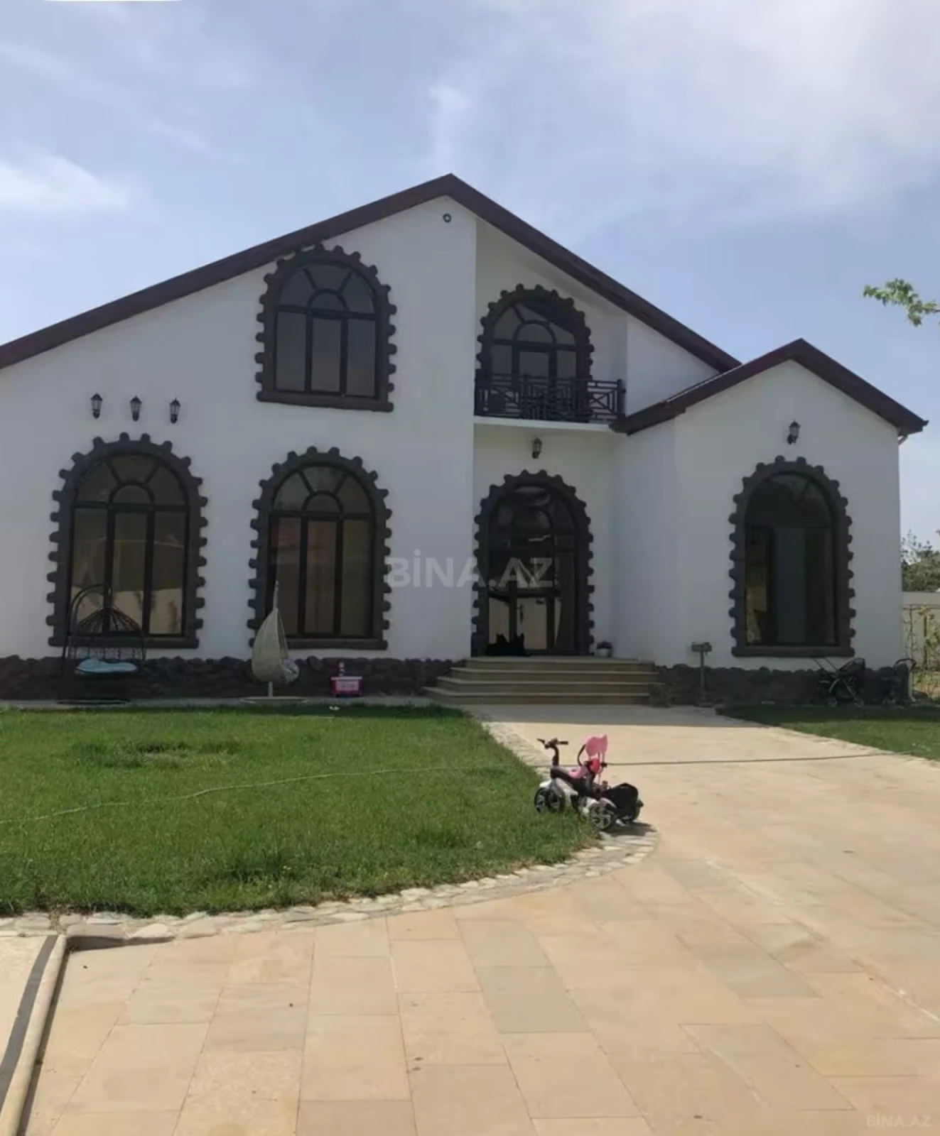 Kirayə verilir 7 otaqlı həyət evi 600 m²