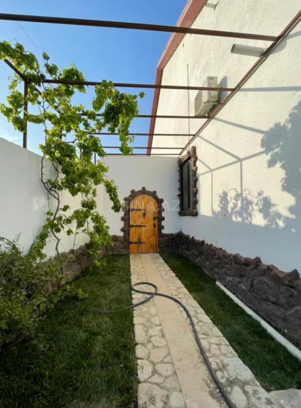 Kirayə verilir 7 otaqlı həyət evi 600 m²