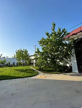 Kirayə verilir 7 otaqlı həyət evi 600 m²