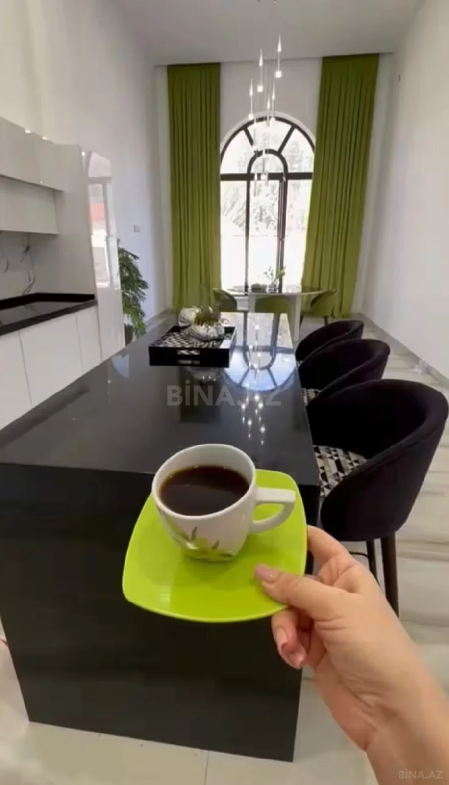 Kirayə verilir 7 otaqlı həyət evi 600 m²