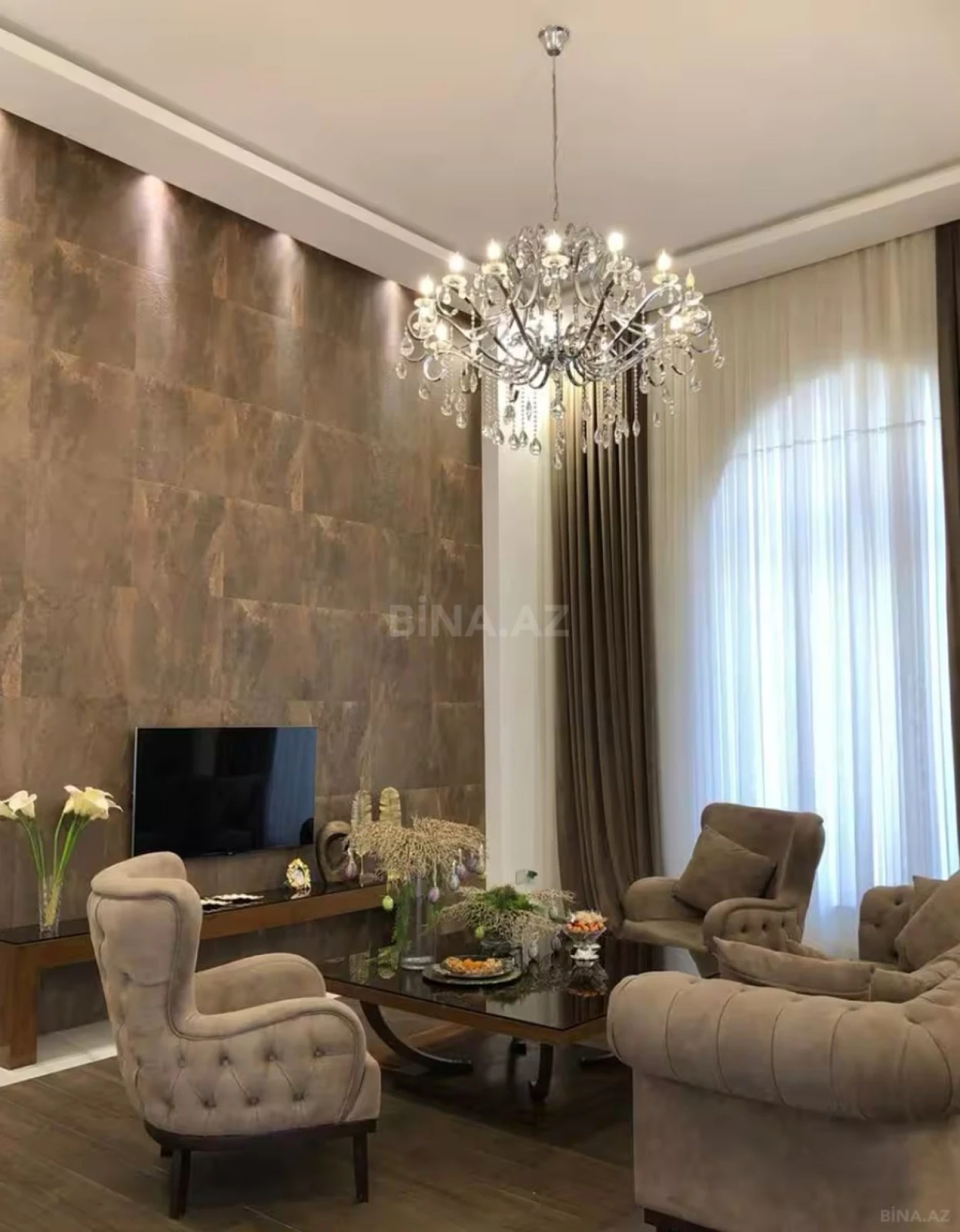 Kirayə verilir 7 otaqlı həyət evi 600 m²