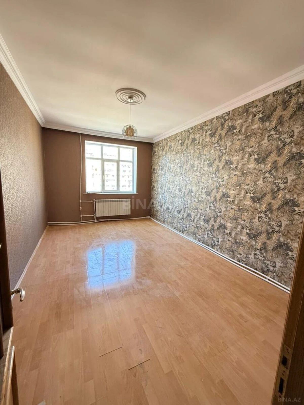 Satılır 3 otaqlı mənzil 125 m²
