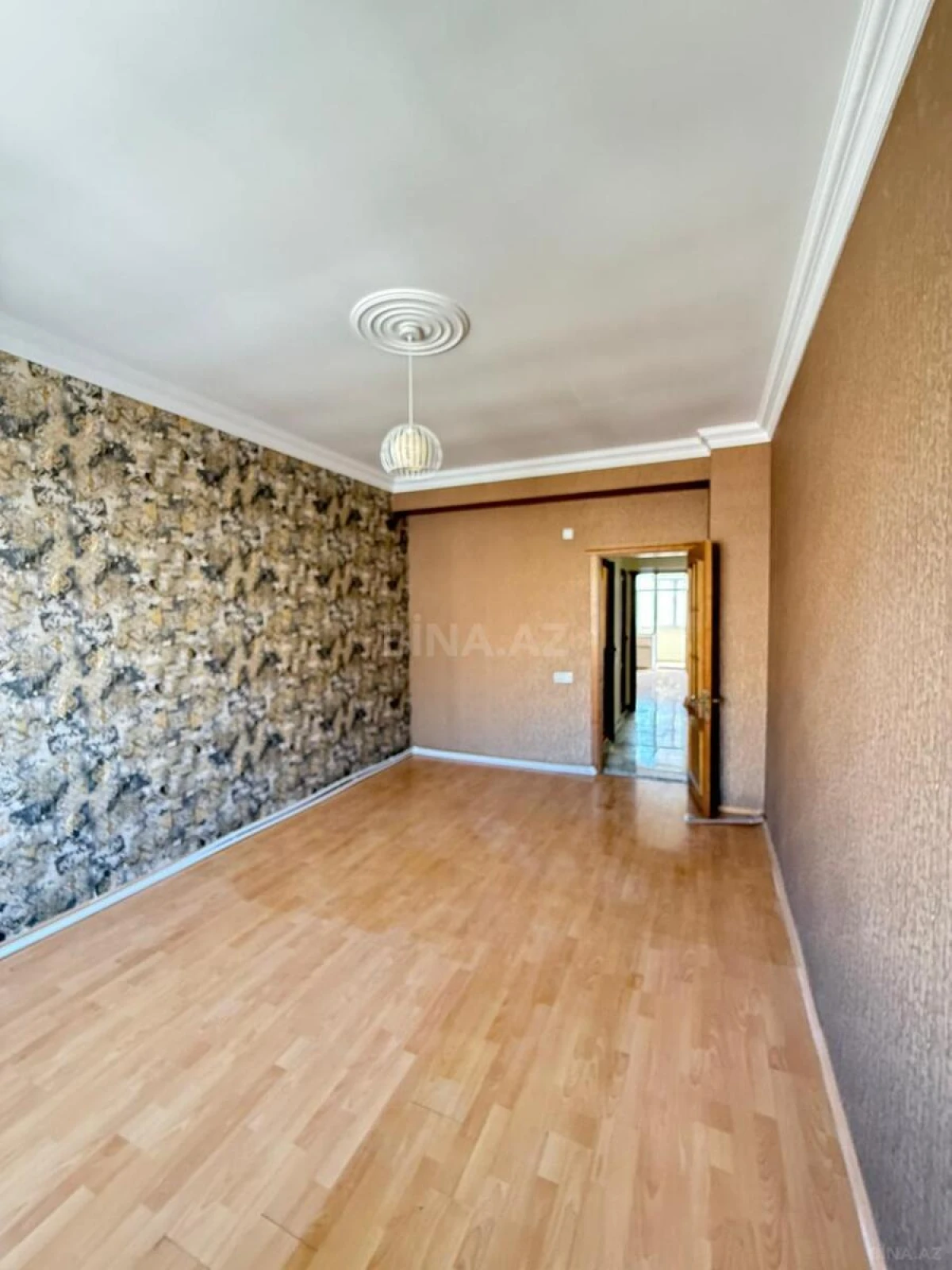 Satılır 3 otaqlı mənzil 125 m²