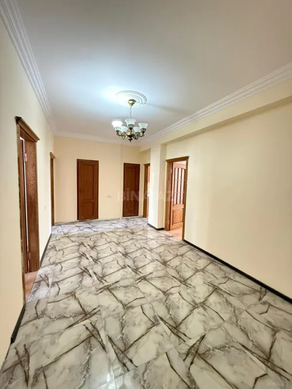 Satılır 3 otaqlı mənzil 125 m²