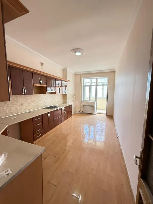 Satılır 3 otaqlı mənzil 125 m²