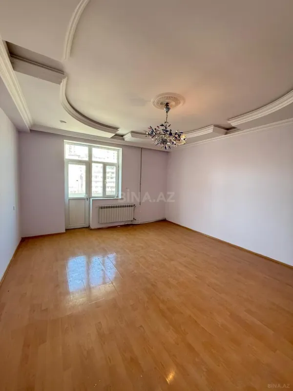 Satılır 3 otaqlı mənzil 125 m²