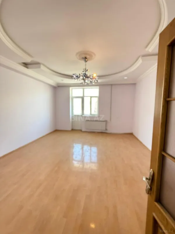 Satılır 3 otaqlı mənzil 125 m²