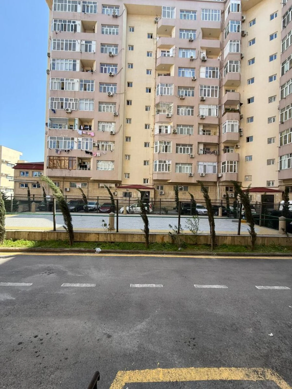 Satılır 3 otaqlı mənzil 125 m²