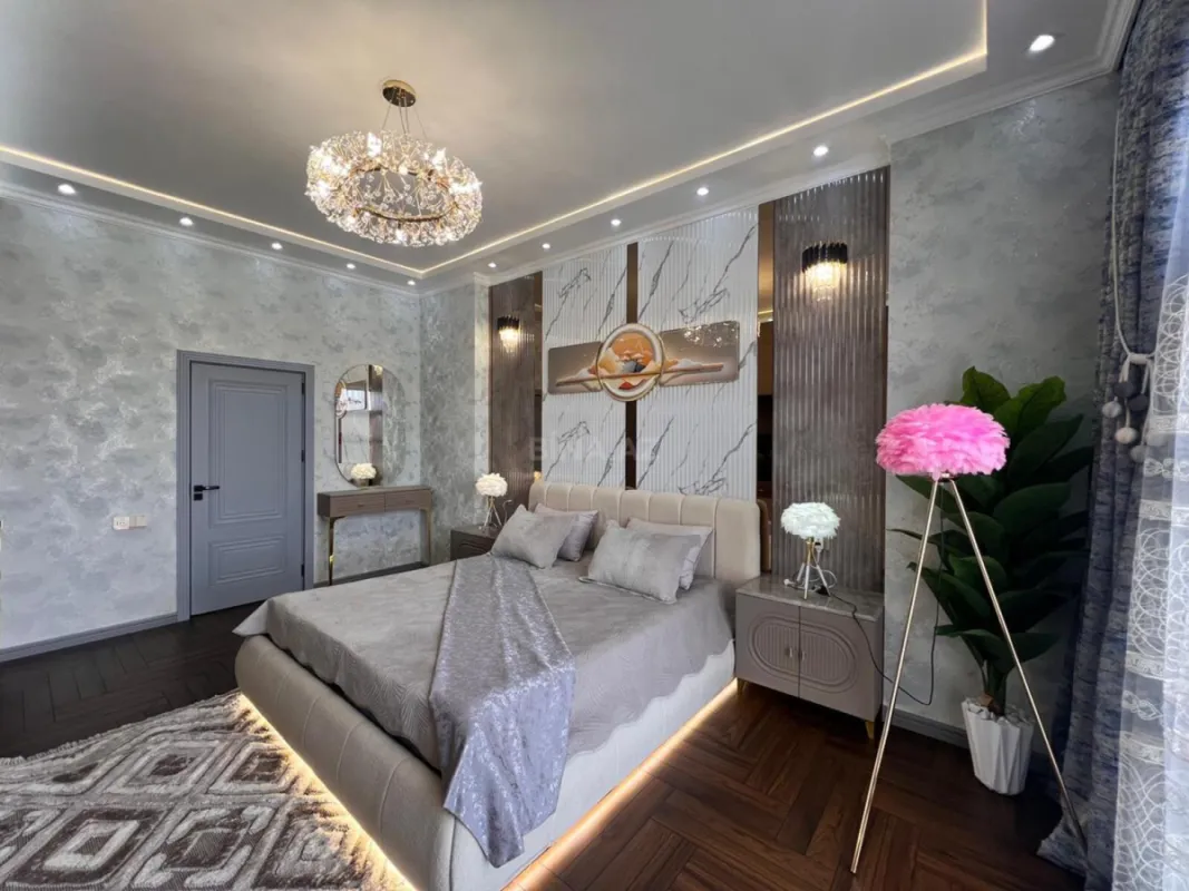 Satılır 3 otaqlı mənzil 106 m²