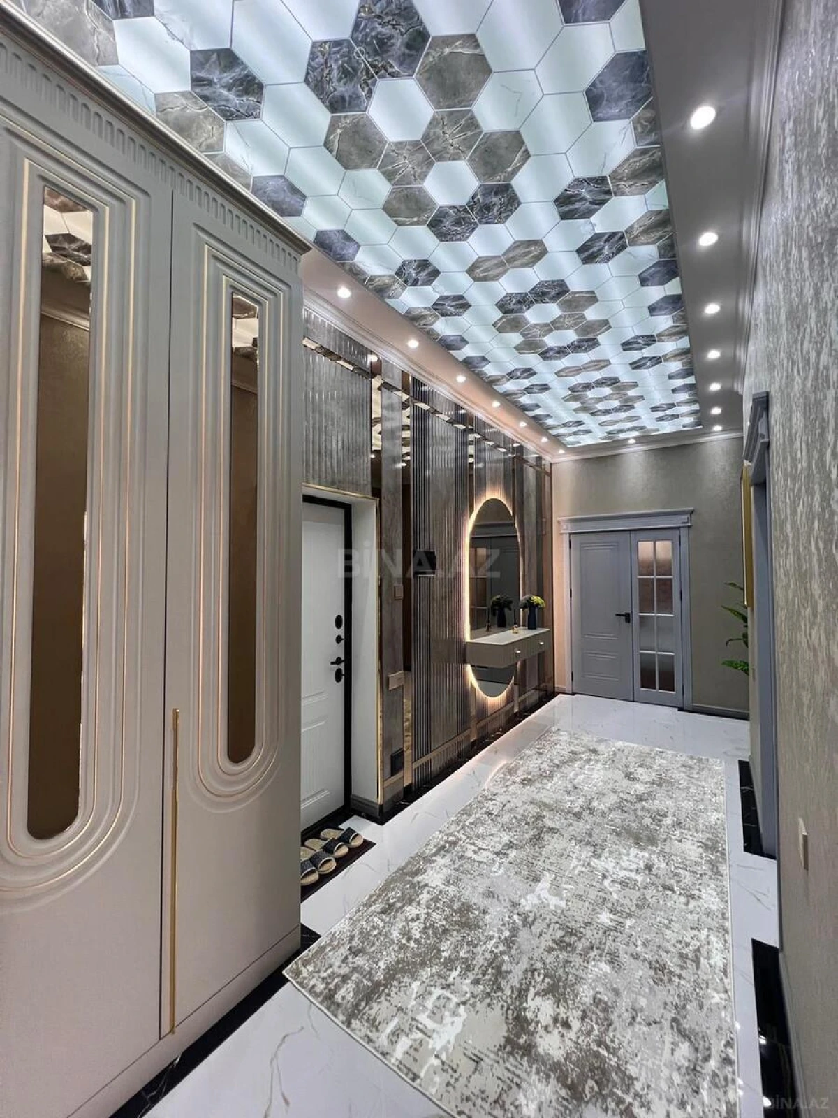 Satılır 3 otaqlı mənzil 106 m²